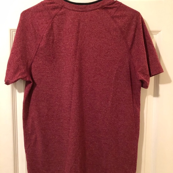 Mens PUMA T-Shirt. Looks Brand-new! - Picture 2 of 2